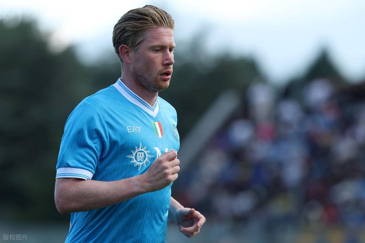 太阳报：加布里埃尔卷入业余球场冲突，与犯规球员当面对峙（太阳报：加布里埃尔涉业余赛场冲突，与犯规者正面交锋）