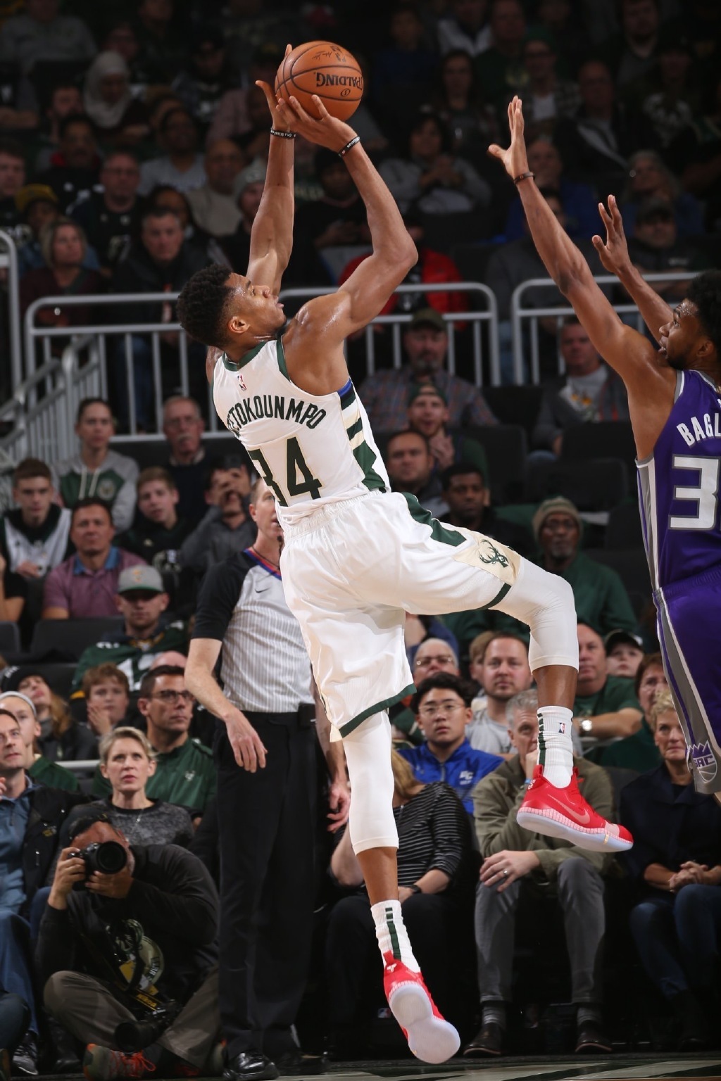 世界杯会只带一个中锋吗？图赫尔：有可能，但我不认为会发生（世界杯只带一名中锋？图赫尔：有可能，但我认为不太会）