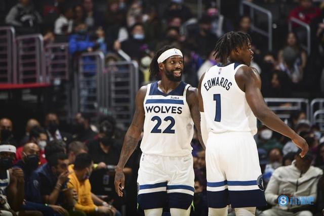 “六连冠”田径老将杨丽婉为聚光灯外的世界呼喊（六冠田径老将杨丽婉，为聚光灯之外的世界发声）