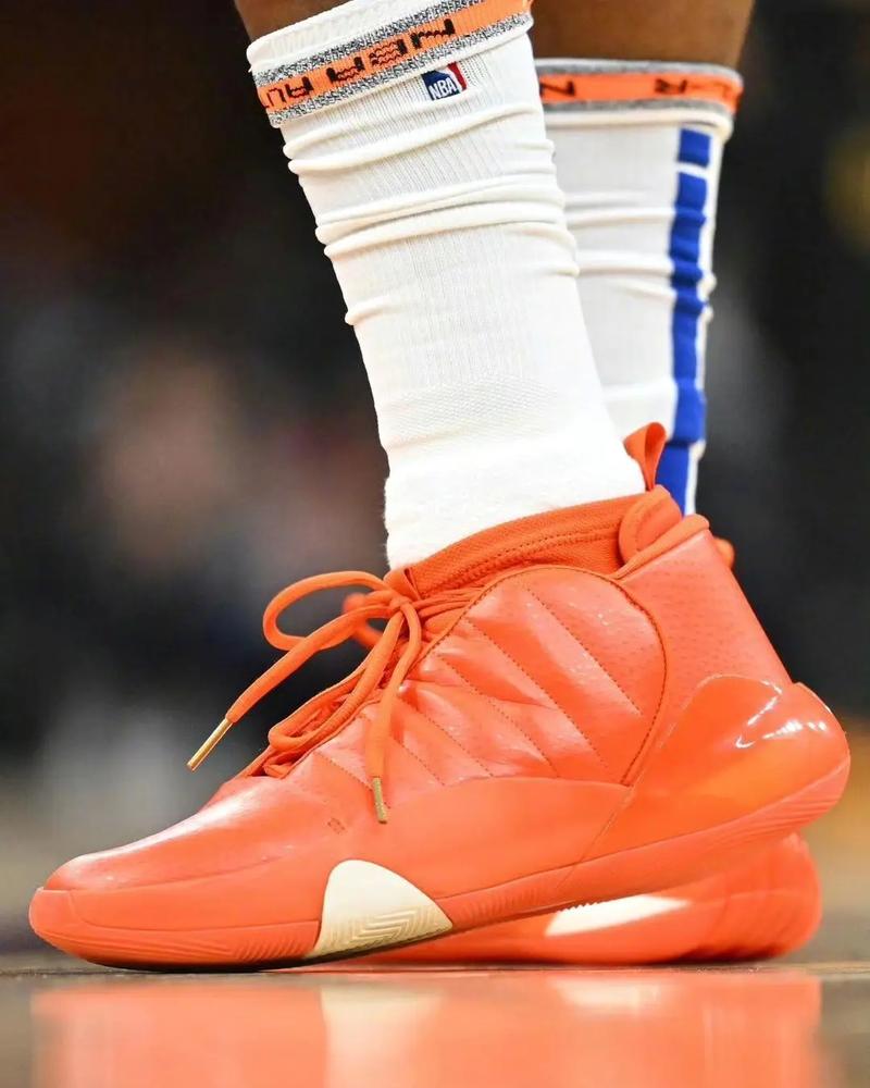 土耳其11月世预赛大名单：恰20领衔，詹-乌尊、厄泽尔缺席（土耳其公布11月世预赛名单：恰尔汗奥卢压阵，詹-乌尊与厄泽尔无缘）