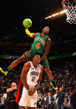 精彩，皇马女足前锋琳达-凯塞多打入一记马拉多纳式进球（惊艳！皇马女足前锋琳达-凯塞多上演马拉多纳式破门）