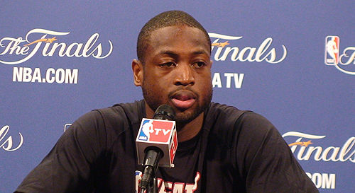 弗格森：回苏格兰比赛像在主场一样，为今晚的表现感到高兴（弗格森：重返苏格兰宛如主场，今晚的发挥让我欣喜）