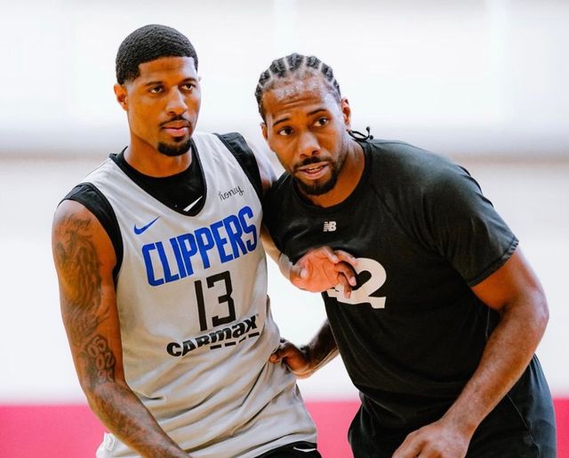 伦纳德防守回合直接杀死比赛（伦纳德关键防守一回合终结比赛）