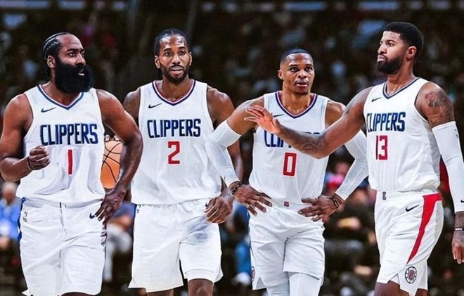 弗兰克：哈维·西蒙斯已处于最佳状态，热刺正逐渐步入正轨（弗兰克称哈维·西蒙斯已达巅峰状态，热刺正渐入佳境）