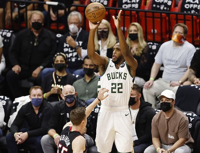 罗马诺：弗拉霍维奇与尤文谈续约无任何进展，拜仁也暂停追求（罗马诺：尤文与弗拉霍维奇续约谈判停滞，拜仁暂缓追逐）