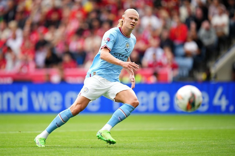 伯尔尼主帅谈骚乱：维拉球员在看台下庆祝，球迷认为被挑衅了（伯尔尼主帅解读骚乱：维拉球员看台下庆祝被球迷视为挑衅）